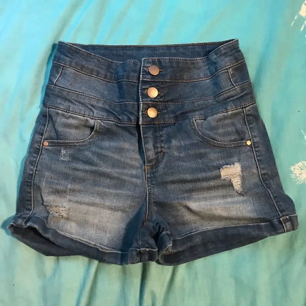 🔹Distressed High-Rise Jean Shorts Junior’s Size 1